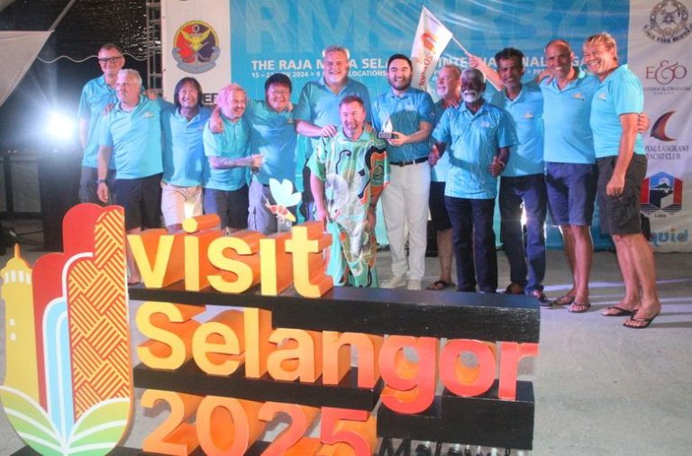 Prize giving dinner (Langkawi Series & OVERALLS)